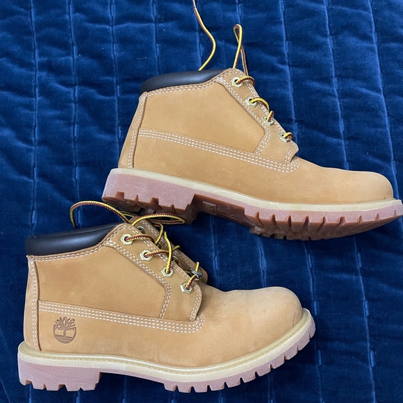 LIKE NEW Timberland Nellie Waterproof Chukka ankle boots Size 7 - Picture 2 of 6